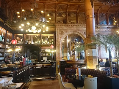 Photos of Caf&eacute; Metropole