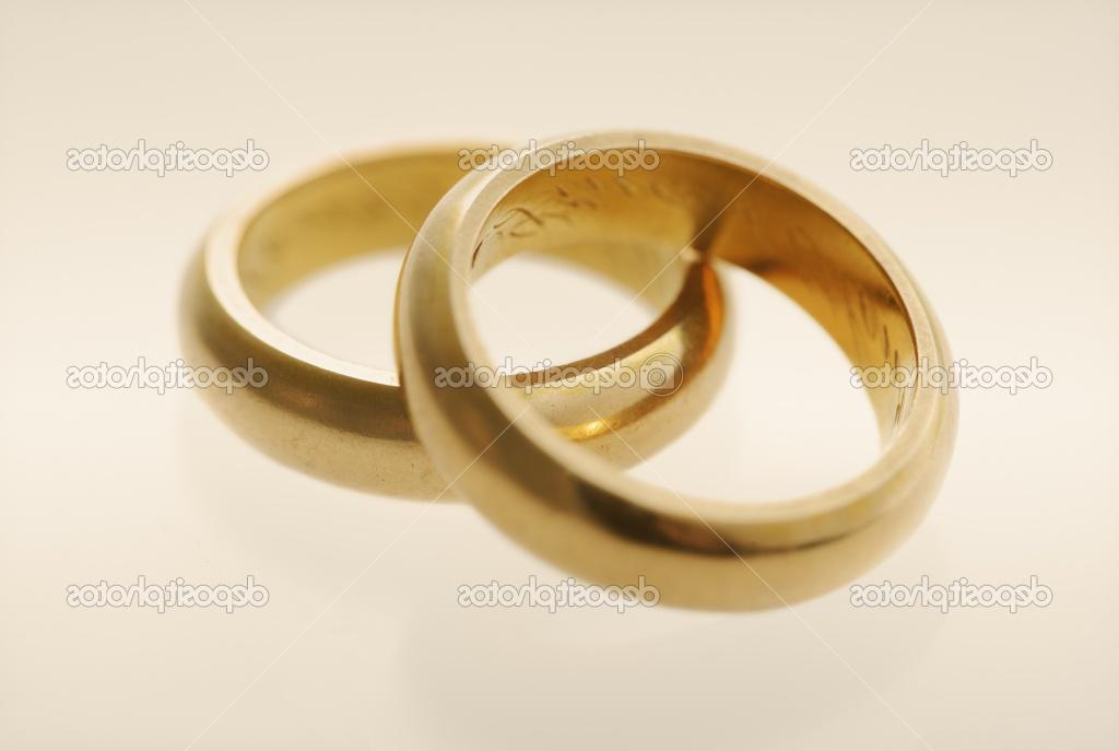 Old golden wedding rings from