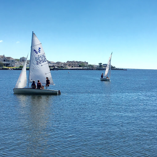 Long Island Yacht Club logo