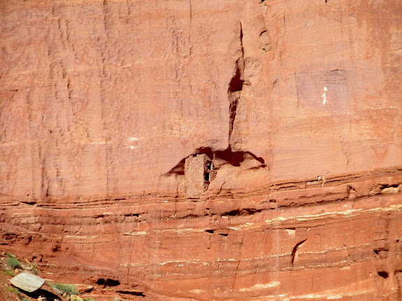 Cliff dwelling upstream from Tuxedo Bottom