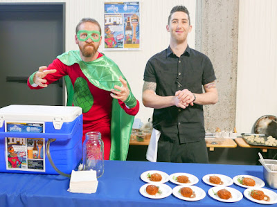 Snackdown 2016 Loyal Legion / Portland Brewing & Double Mountain showcased the Portland Beer week beer by pouring a Sub-Continental IPA, a collaboration between Portland Brewing and Double Mountain to create a ~7% ABV northwest IPA brewed with Indian spices like pepper, cardamom, clove, cumin and saffron. Meanwhile Loyal Legion used the Sub-Continental IPA to braise their homemade sauerkraut which they then fried into a krokotten and served along with a spicy beer mustard that also had Sub-Contental IPA in the mustard