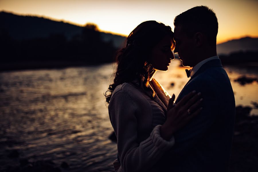 Fotógrafo de casamento Aleksandr Zaycev (ozaytsev). Foto de 27 de outubro 2017