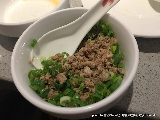 【食記】台中海底撈火鍋 HaidilaoTaiwan 教戰守則?@西屯大遠百-捷運BRT新光遠百 : 美甲.按摩.京劇變臉與貼心服務...這就是四川的餐飲業?不過價格都幫你加在菜單上了XD 中式 冰品 冰淇淋 區域 午餐 台中市 晚餐 海鮮 火鍋/鍋物 西屯區 飲食/食記/吃吃喝喝 麻辣 