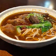 清真中國牛肉麵館(信義A8店)