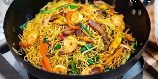 Veg Singapuri Chowmein