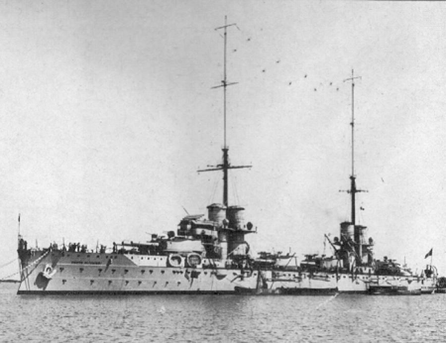 파일:external/upload.wikimedia.org/Italian_battleship_Dante_Alighieri_port_view.jpg