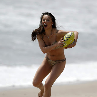 Karina_Smirnoff_Hits_the_beach_in_Santa_Monica_July_20-2016_017.jpg