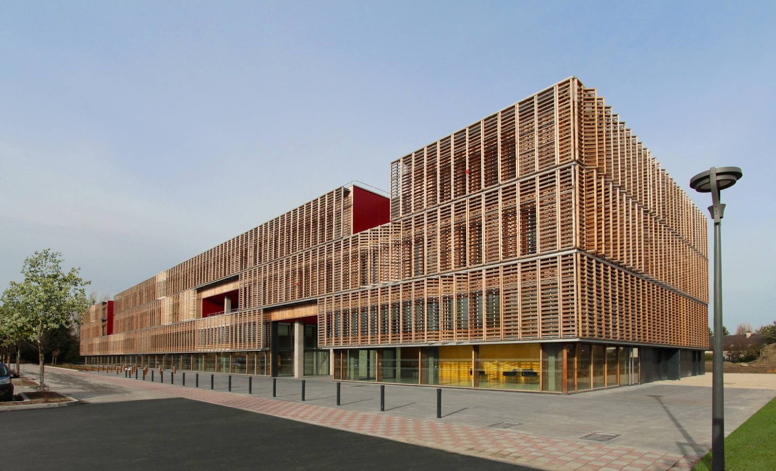 Compiègne, Francia: [UNIVERISTY OF TECHNOLOGY (UTC) BY AMELLER DUBOIS & ASSOCIÉS]