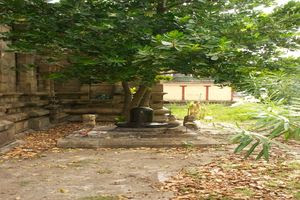 Thirunanipalli (Ponsei) Temple Prakara Lingam