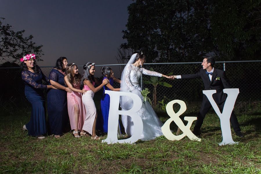 Fotografo di matrimoni Jonhger Moreno (jlmoreno). Foto del 3 luglio 2017