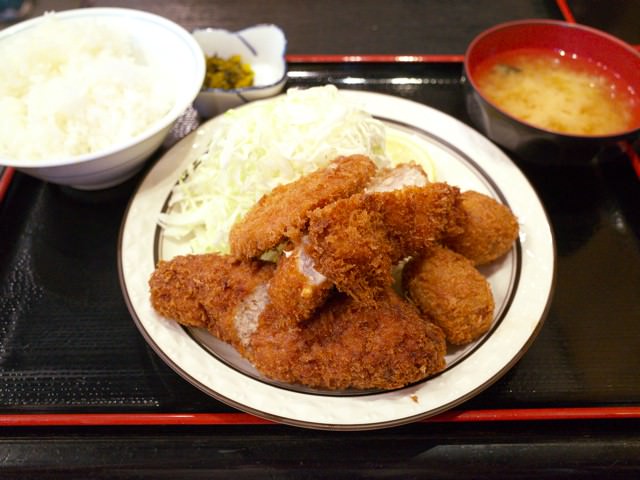 三河屋のミックス定食