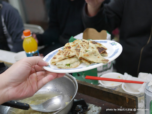 【食記】台中士官長酸菜白肉鍋-士官長野地餐廳@北區武昌公園 : 吃粗飽還得將就一下,取名野地餐廳就可以弄這麼髒嗎? 中式 北區 區域 台中市 晚餐 火鍋/鍋物 飲食/食記/吃吃喝喝 