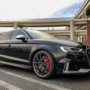 RS3 セダン