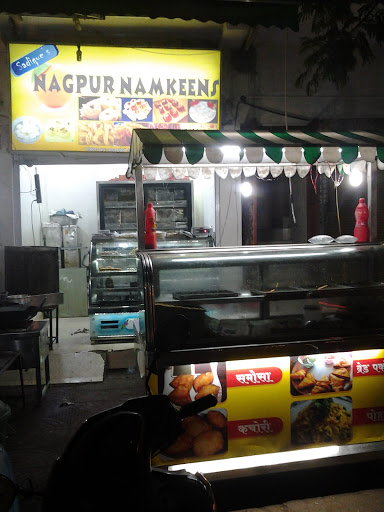 Nagpur Namkeens, Shop No.4, Panchpaoli Rd, Ganjakhet Chowk, Daga Hospital, Hansapuri, Nagpur, Maharashtra 440018, India, Namkeen_Shop, state MH