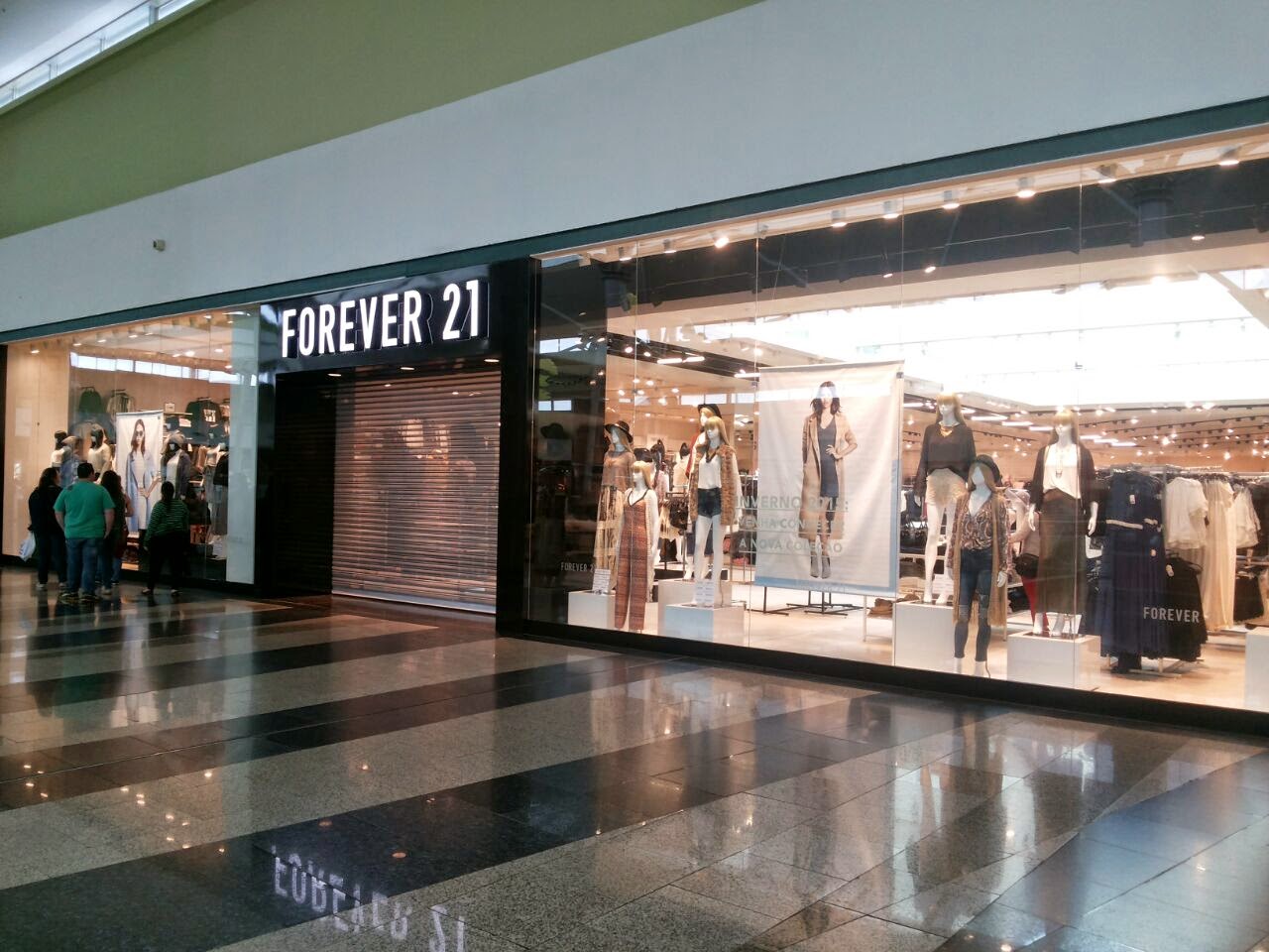 Forever 21 Parque Dom Pedro Shopping: a maior F21 do Brasil! -  Hamburguesinha por Natasha Romaszkiewicz: um blog de beleza, moda,  maquiagem e muito mais!