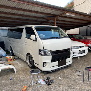 ハイエースバン TRH200V