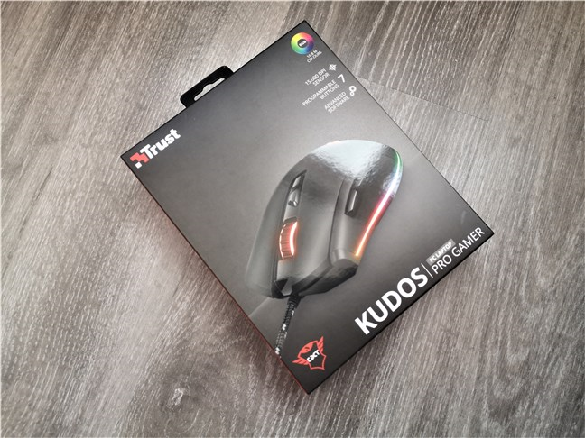 El embalaje utilizado para el mouse para juegos Trust GXT 900 Kudos