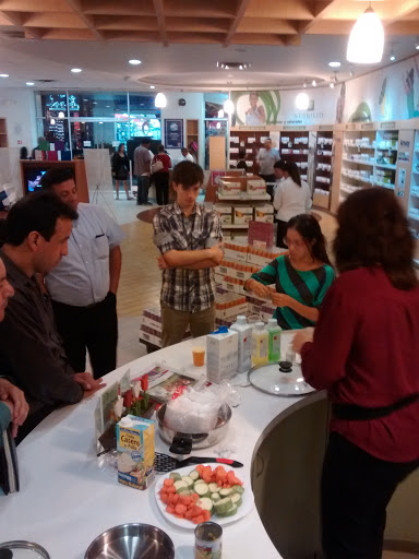 Centro de Experiencia Amway Tijuana, Av de los Insurgentes 18051, Rio Tijuana 3ra Etapa, 22226 Tijuana, B.C., México, Tienda de vitaminas y suplementos | BC