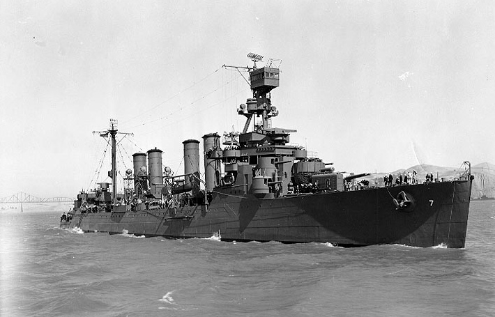 파일:external/upload.wikimedia.org/USS_Raleigh_%28CL-7%29_July_1942.jpg