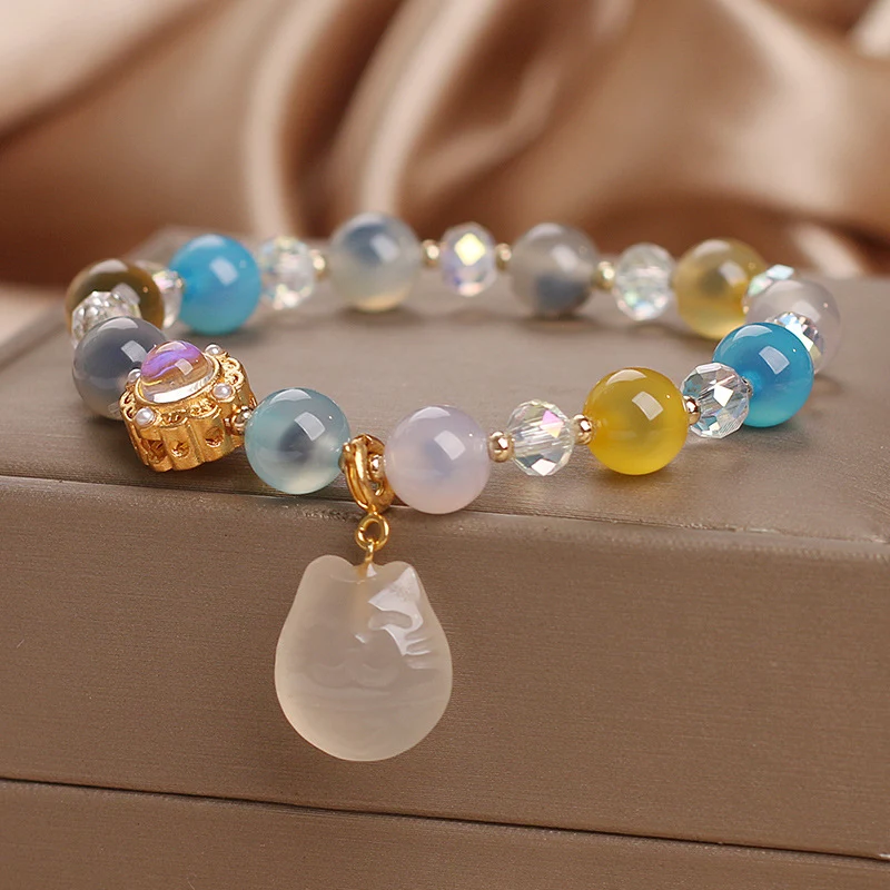 Bracelet en agate cœur coloré style ethnique, un bijou unique et vibrant pour exprimer votre personnalité et ajouter une touche bohème à votre style quotidien.