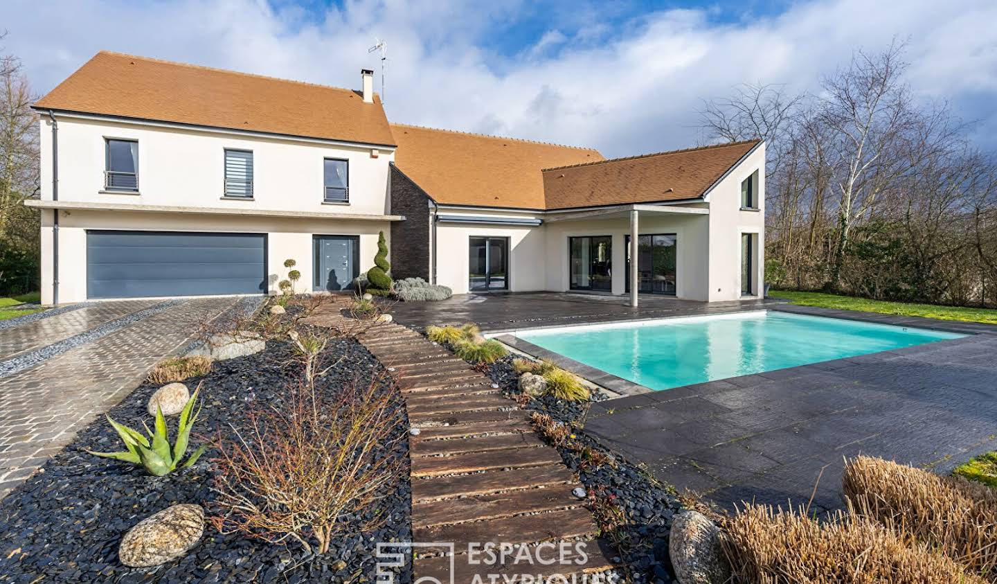 House with pool and terrace Milly-la-Forêt