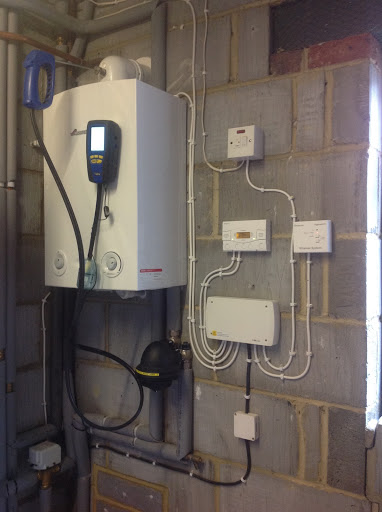 Worcester Bosch 24RI installation.