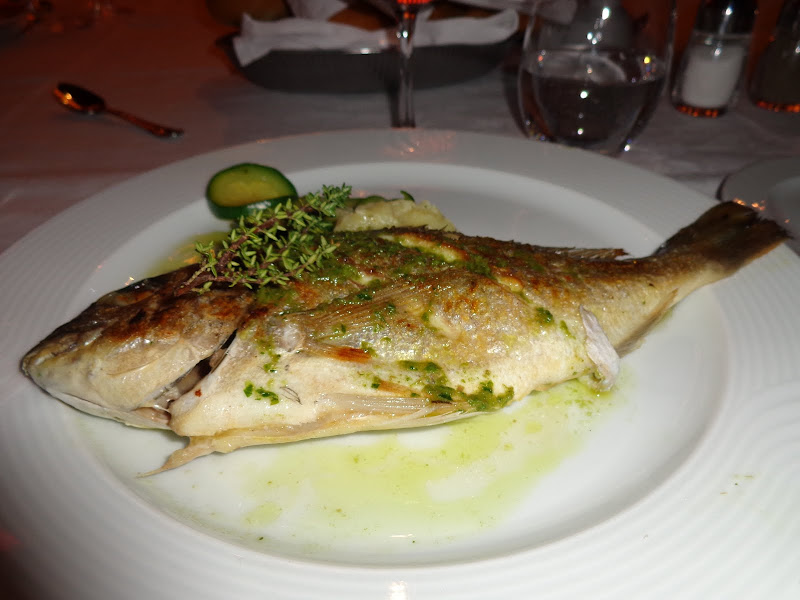 А включите-ка мне усилители качки! А подайте-ка белых пиджаков. Costa Paсifica февраль 13г