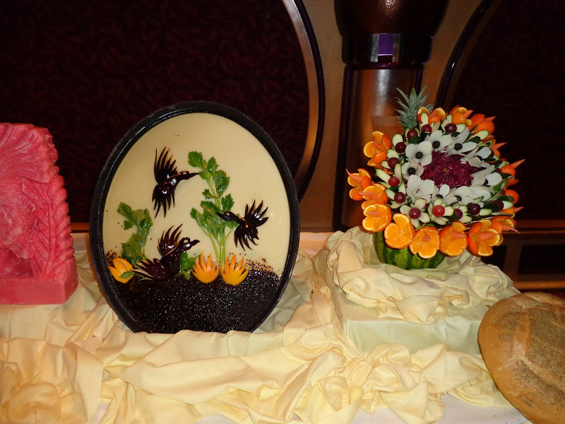 А включите-ка мне усилители качки! А подайте-ка белых пиджаков. Costa Paсifica февраль 13г