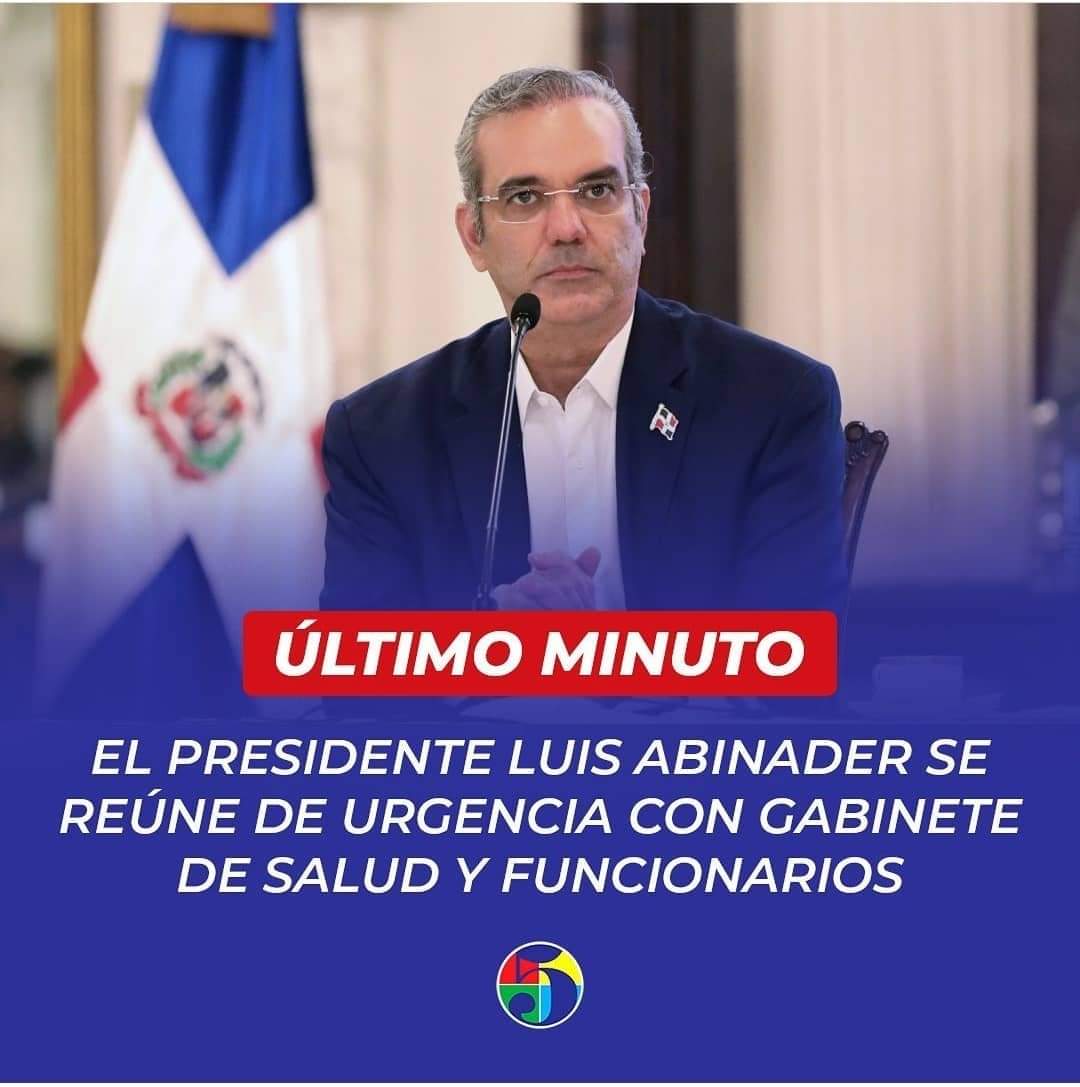 Luis Abinader se encuentra en una reunión con ministros y directores en el salón Trinitario del Palacio Nacional