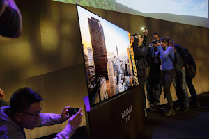 Sony ra mắt TV 4K mới, tích hợp loa vào màn hình