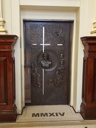 Notre-Dame de Quebec Basilica-Cathedral's Holy Door to Open for the Extraordinary Jubilee of Mercy