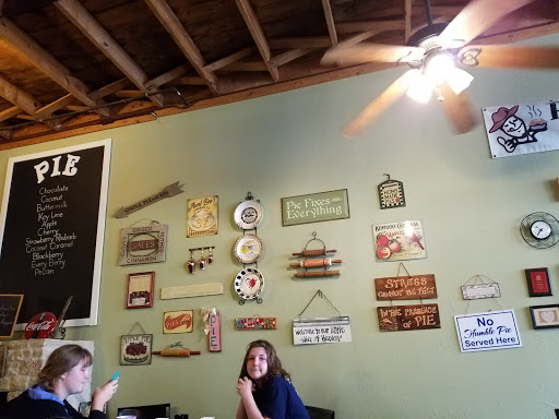 Pie Shop «Pie Peddlers», reviews and photos, 102 Walnut St, Glen Rose, TX 76043, USA