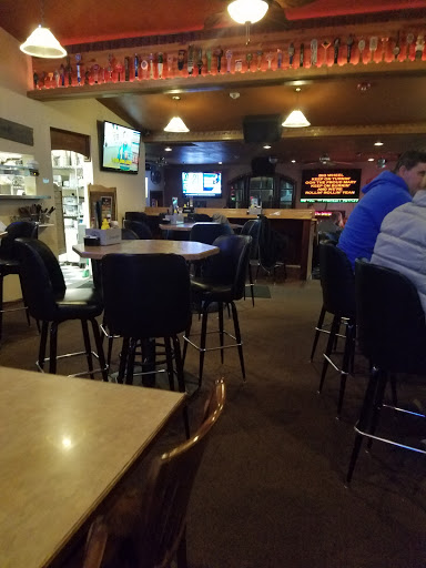 Restaurant «The 19th Hole Bar & Grill», reviews and photos, 2171 Erlands Point Rd NW, Bremerton, WA 98312, USA