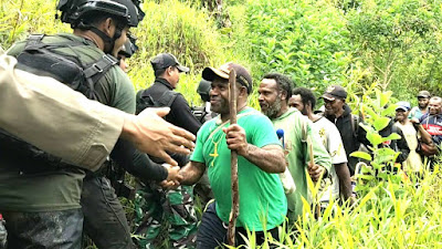 Terwujud, Kerinduan Masyarakat Distrik Kiwirok Kembali Ke Kampung Halaman 2