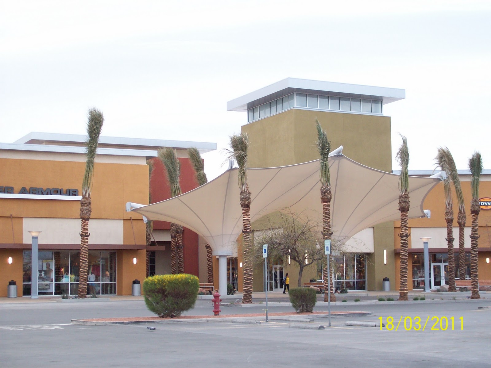 Las Vegas Premium Outlets-South soft opening