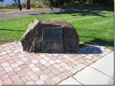 IMG_3742 Reverend Peter John DeSmet Monument at Riverfront Park in Milwaukie, Oregon on September 27, 2008