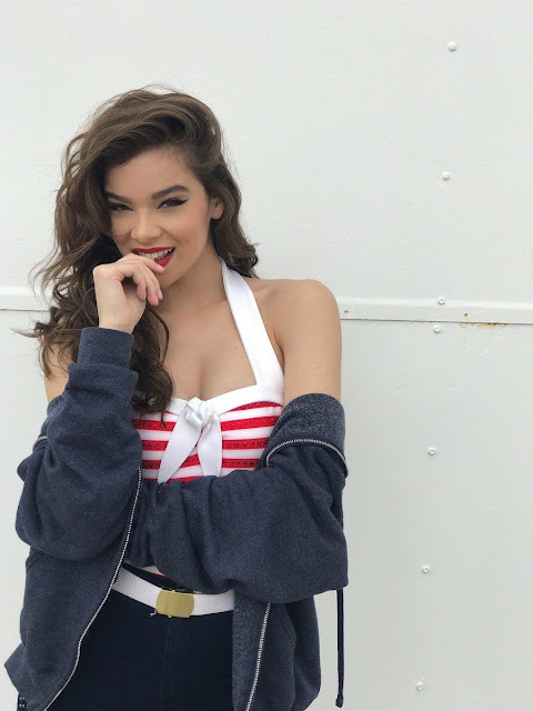 Hailee Steinfeld Awesome Profile Pics