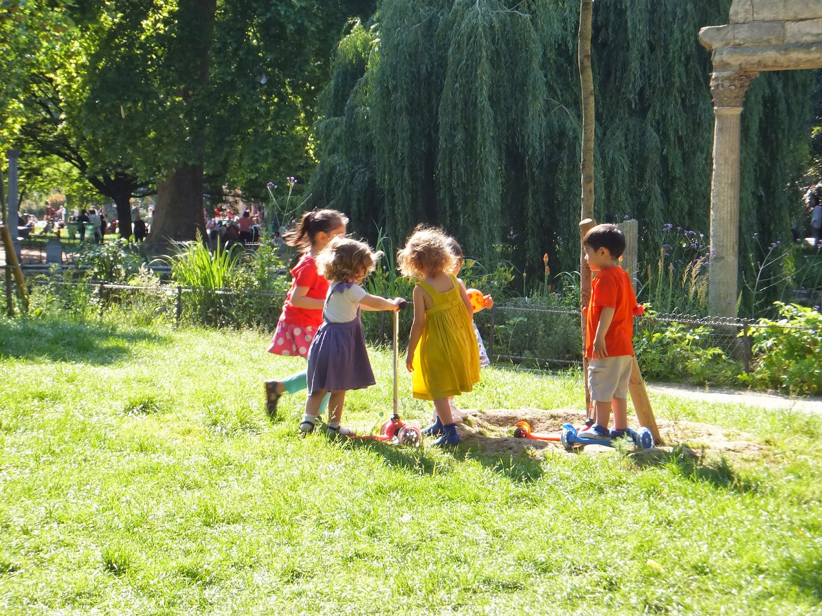 Parque Monceau, entre los jardines más hermosos de París - Elisa N