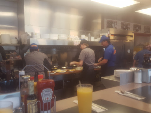 Breakfast Restaurant «Waffle House», reviews and photos, 236 E Main St, Apopka, FL 32703, USA