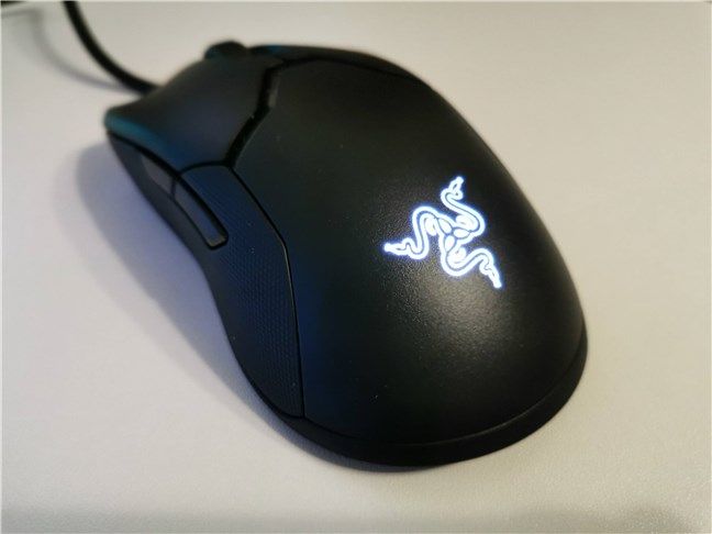 Razer Viper 8KHz는 Razer Chroma RGB를 지원합니다.