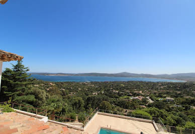 Villa en bord de mer avec jardin 2