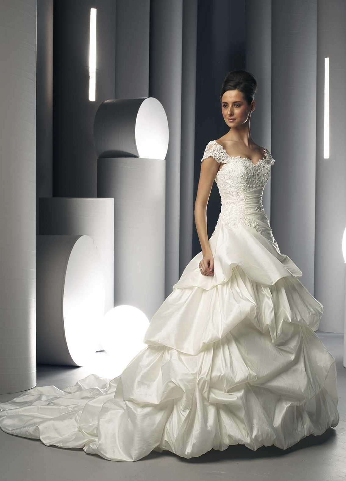 21 Century wedding gown  8212