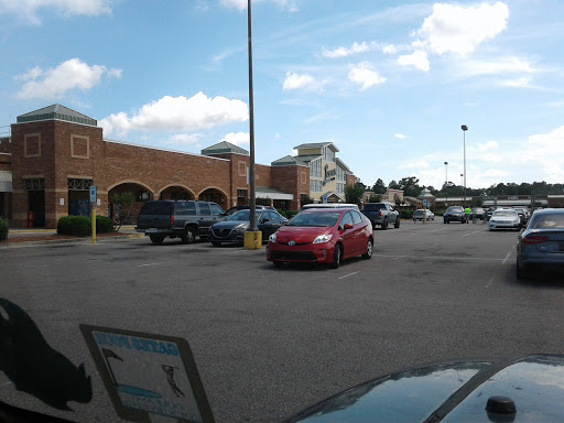 Grocery Store «Lowes Foods on South College Road», reviews and photos, 341 S College Rd #37, Wilmington, NC 28403, USA