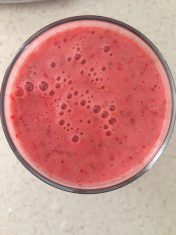 Vegan Strawberry Banana Milkshake in the Thermomix