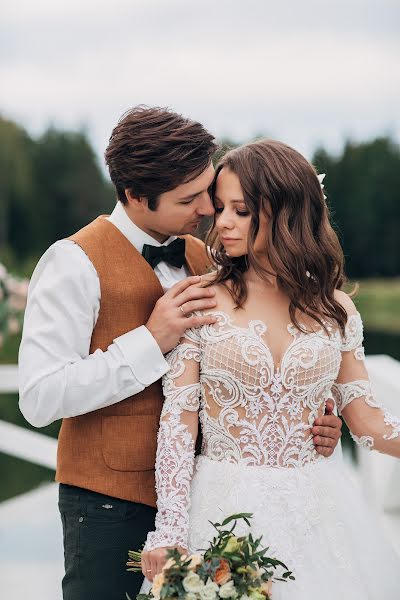 Wedding photographer Oksana Denisova (999oksanka999). Photo of 2 June 2020