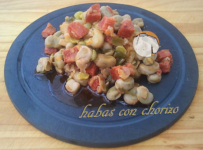 Habas con chorizo