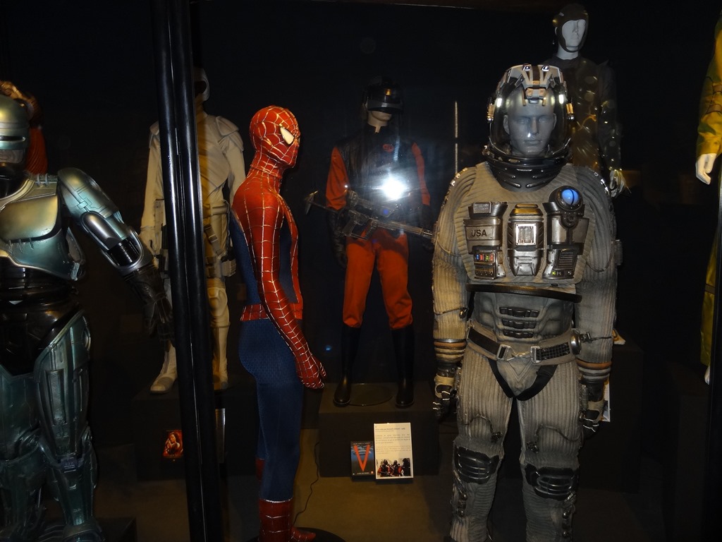 [2018.08.22-059-costumes1]