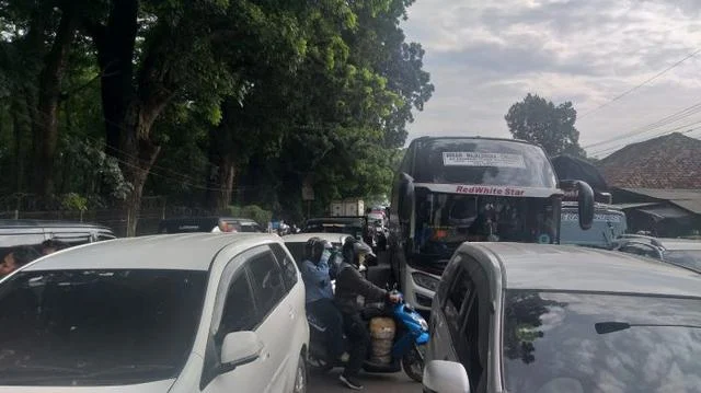 Kota Cikampek Karawang Sempat Total Macet