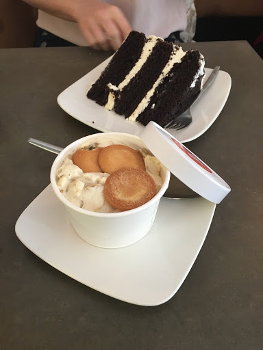 Coffee Shop «Red Dessert Dive», reviews and photos, 1045 Studewood St, Houston, TX 77008, USA