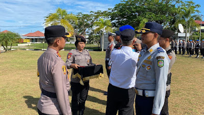 Polres Singkawang Menggelar Kegiatan Apel Gelar Pasukan Ops Ketupat Kapuas 2024.